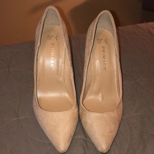 Tan pointy heels